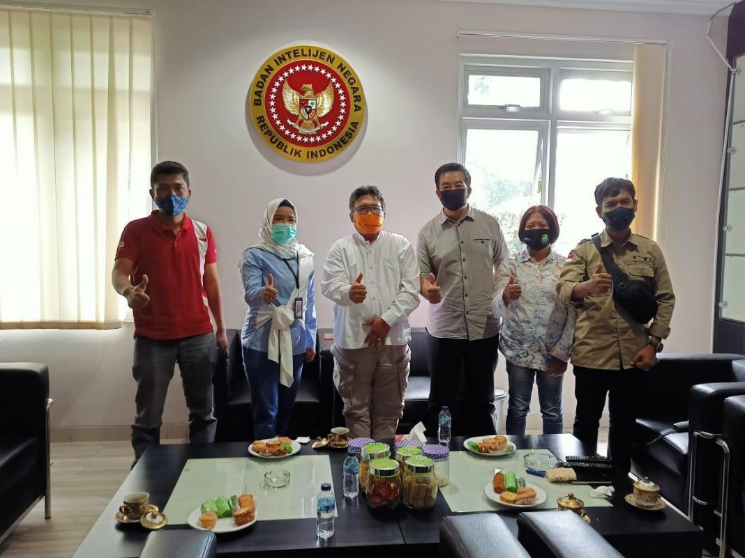 4EE00EF8-E827-4E84-BFF4-8DBCDCFC337B