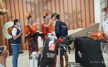 Peserta triatlon HKEC tiba di Lombok