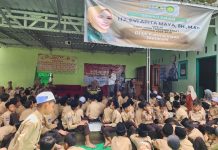 Cara sederhana Evi Apita Maya sosialisasi 4 Pilar Kebangsaan di MI Mataram