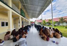 Evi Apita Maya ajak santri di Lombok tunjukkan solidaritas atas musibah saudara sebangsa