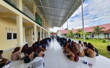 Evi Apita Maya ajak santri di Lombok tunjukkan solidaritas atas musibah saudara sebangsa