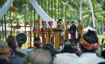 Gubernur Iqbal terima gelar Manggala Bhumi dari Majelis Adat Sasak