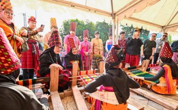 Dari Karisma Event Nusantara, tradisi Mulud Adat Bayan tetap terjaga